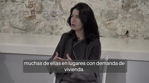 La arquitecta mexicana Fernanda Canales nos habla de una de las mayores contradicciones de su país: la vivienda. #HaySegovia25. IE University | IE School of Architecture & Design | Fundación Casa de México en España | Hay Festival ESP