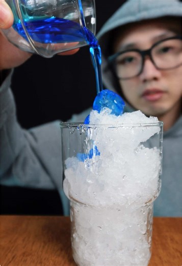 Enjoying Blue Milkis: A Refreshing ASMR Experience