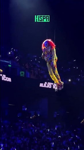 The clown from ALEJO IGOA arrived in the FIRST of the 7 performances