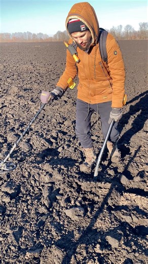 It fell out by itself.