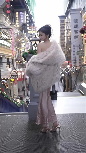 #PerfectBody #StreetStyle #PersonalPhotography #AudreyHepburnStyle #BeautifulPictures