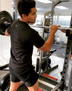 What is pulse squats and why do them? Ignore the flaring elbows, caving knees and booty popping as its only been a couple of months he started training and much more work is needed in form correction. But as he was failing repeatedly from coming up from his bottom position so this is a good technique to help build more strength and confidence at the bottom position of a squat. 👌💥 - Anisul Islam @boby1931 | BD Muscle & Fitness