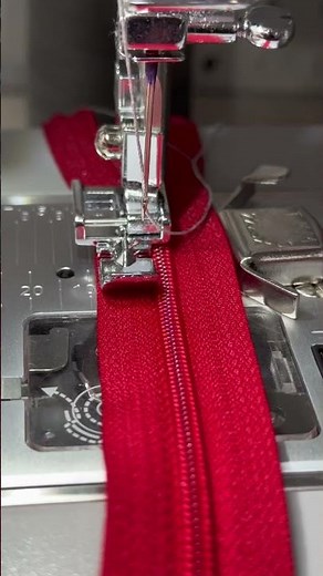 How to Use Zipper Presser Foots - Sewing Tutorial for Beginners #sewing #shorts