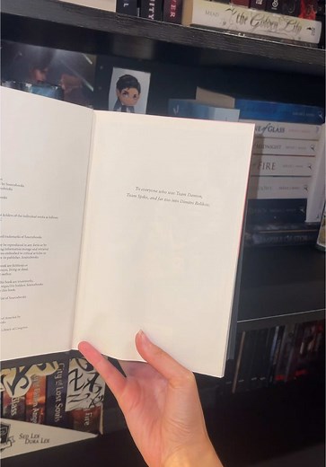 Court of the Vampire Queen: A Dark Romance Journey