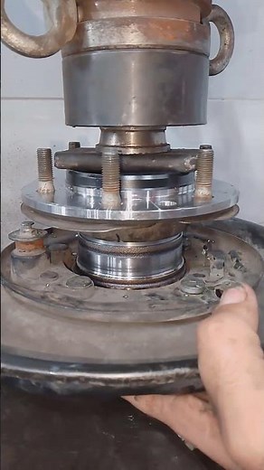 Toyota Land cruiser rear deference axle bearing replacement