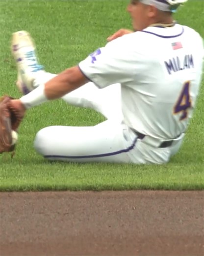 Shortstop bag work 🎒 Steven Milam with the tough pop-up slide 😮‍💨 LSU Baseball | NCAA Baseball | SEC Network