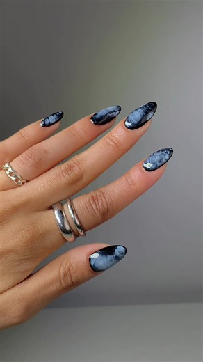 DIY X-Ray Blooming Gel Nails: Spooky Halloween Nail Inspo 🩻