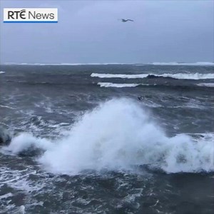 High waves in Quilty, Co Clare #StormAtiyah | RTÉ News