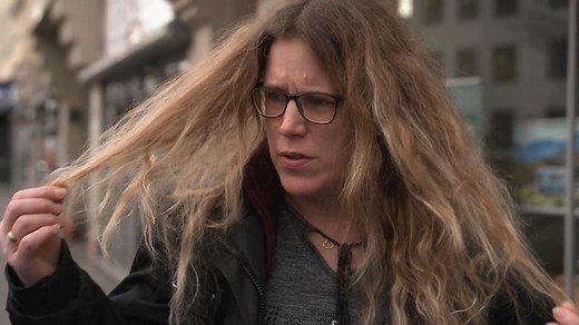 Dünne Haare in den Wechseljahren? Drei Friseur-Tricks – für schönes, kräftiges Haar in jedem Alter!