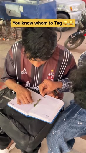 ρяα∂єєρ_$ämûêł 💕 on Instagram: "Kids nowadays 🤷🏻 #tamil #trendingreels #funny #friends"