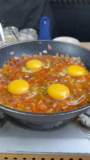 1.7M views · 10K reactions | Je ne mangerai plus jamais d'œufs fades, préparez-les de cette façon la prochaine fois ! | Manuel de Recettes | Facebook