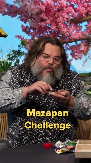982K views · 7.3K reactions | can @jackblack and @awkwafina open a Mazapan without breaking it?? KUNG FU PANDA 4 is now available in theaters! #kungfupanda #kungfupanda4 #kpf #kpf4 #jackblack #awkwafina #mazapan #mexicancandy #mexicancandies #celebstry | Pero Like | Facebook