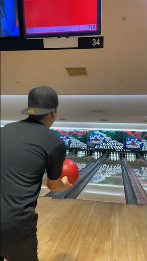 ボウリングストライク取り方と回転のかけ方の動画ばかり見た後に見たらビックリするやつ。 #bowling #ボウリング #ボーリング #回転 #カーブ #볼링 #打保龄球 #保龄球 #打保齡球 #保齡球
