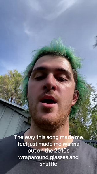 Such a throwback! Who remembers the shuffling epidemic when LMFAO came out with Party Rock Anthem?? • • #foryou #dance #shuffle #fyp #tiktok #2025 #fun #alternative #alt #alttiktok #blowthisup #slay #fypシ゚ #dancing #life #unemployed #australia #perth #cool #rock #letitrock #kevinrudolf #lilwayne #rappers #nostalgia #hot