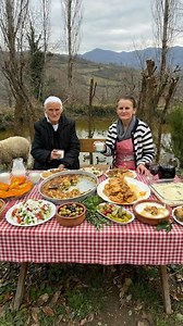 From Grandma’s Kitchen 👵❤️ – Traditional Albanian Leek Pie & Dolma Village life and family traditions live on in grandma’s kitchen, where leek pie and dolma are prepared slowly with care, simple ingredients, and recipes passed down through generations. 🏡🔥 In this video: 🥧 Making traditional leek pie the old village way 🍃 Preparing classic dolma with homemade filling ❤️ Sharing a warm family meal from grandma’s kitchen #AlbanianVillageLife #TraditionalFood #villagecooking | Albanian Village 