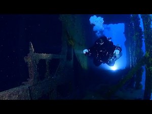 Diver Discovers WW2 Fighter Planes In Seabed