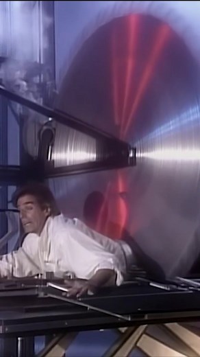 irehman7 on Instagram: "Dangerous Saw Illusion Revealed - David Copperfield"