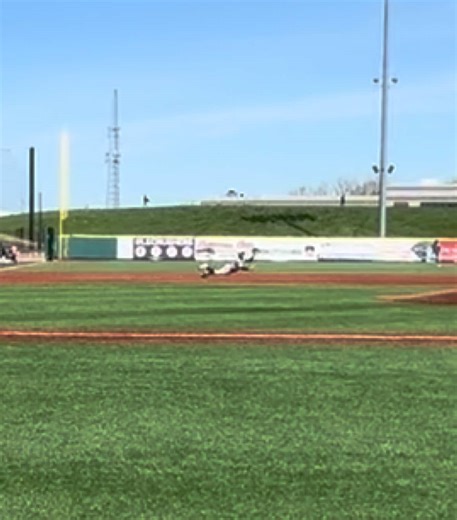 I hope everybody had a very Merry Christmas 🎄😁 On this day in Baseball History… December 26th, 1954 The Wizard of Oz is born in Mobile, Alabama! Osborne “Ozzie” Earl Smith was drafted twice, once in 1976 by the Detroit Tigers in the 7th round. He rejected the opportunity, went back to school for his senior year and got drafted the following year by the San Diego padres where he played for the first 4 seasons of his career. In December of 1981, he was traded to St. Louis and the rest is history