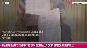 Mariah Carey incontra Biden alla Casa Bianca sulle note di All I Want for Christmas Is You