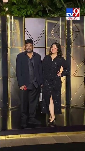 క్లోజ్‌గా ఫోటోలకు ఫోజిచ్చిన పూరి..ఛార్మీ - TV9