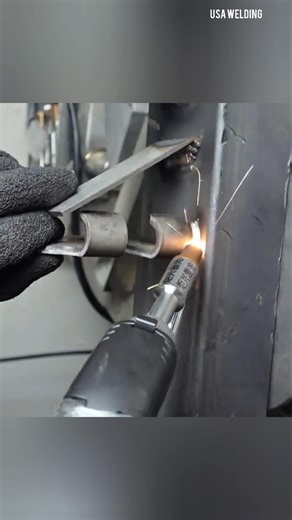 The Evolution of Metalwork: High-Speed Fiber Laser Welding in Action #LaserWelding #FutureTech