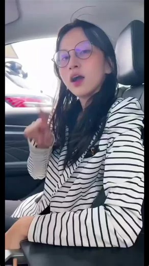 手机快没电？别慌！ S70 无线充电了解一下～ 放下它，充电就开始啦！酷不酷？⚡📱 Low battery? No worries! S70’s wireless charging got you covered. Drop it. Charge it. Done. Cool, right? ⚡📱 #fyp #protonucm #protons70 #allnewx50