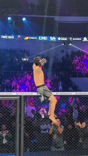 Не стал ждать! #мма #fighting #octagon