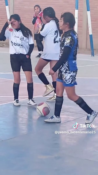 Increíbles tenis Gucci el Diablo para futsal