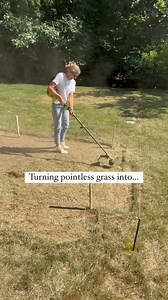 Watch the Fall Garden Workshop any time this weekend. And turn your own pointless grass into your dream kitchen garden this fall. Pictured here are so many plants that love the fall season: Cabbage Lettuce Radishes Chives Garlic Cilantro Dill Mustards Peas And so much more. Learn the secret to loving your garden and making it happen this season in this week’s workshop-free to watch any time this weekend. 1. Comment WATCH 2. Check your DMs 3. Click the link 4. Start watching 🙌🏼 Here’s to changi