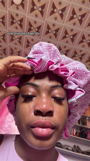 Cry small stand up rub lip gloss dance😂