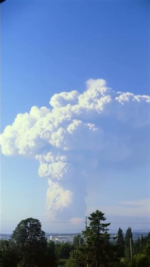 Mount St. Helens Eruption | Massive Pyroclastic Flow & $1.1B Damage | Atmospheric 4K VolcanoVideo