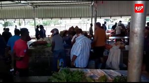 105K views · 1.6K reactions | En ce moment au marché de Quatre-Bornes : l'irresponsabilité et la négligence des Mauriciens à son comble ! Plus de détails sur notre page Facebook TOP FM Mauritius et dans nos bulletins à la radio . TOPFM Nord/Sud -106.0 Centre - 104.4 Est/Ouest- 105.7 | TOP FM Mauritius | Facebook