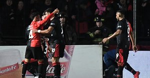 Colón bajó a Estudiantes y no lo dejó ser tercero