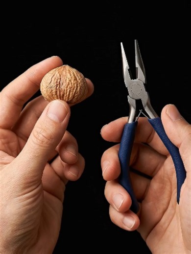 Peeling Chestnut Inner Skin – Golden Macro ASMR Satisfaction! ✨🌰 #Macro #Satisfying #Chestnut #OddlySatisfying #TinyDetails