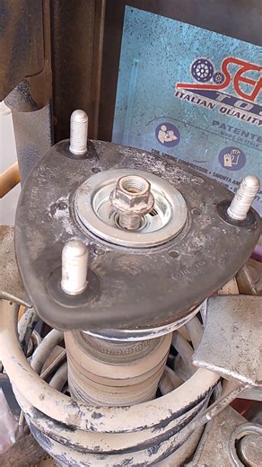 Mazda CX-5 front Wheel strut mount replacement