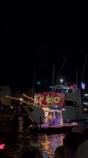 Marco Island does the holidays a little differently ✨🚤 Join us this Saturday, December 20th for the Marco Island Boat Parade—twinkling lights, festive boats, and waterfront magic 🎄🌊 You won’t want to miss this tradition 💙 #NaplesEvents #NaplesLiving #BoatParadend #marcoislandflorida | The Luxury Portfolio