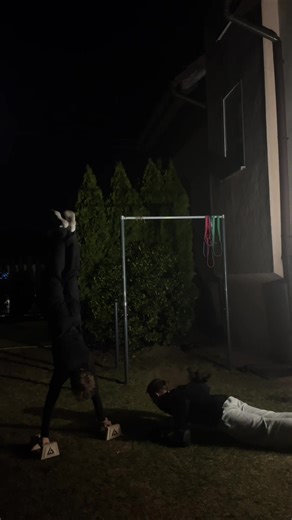 Building Strength for Dips in Calisthenics Training