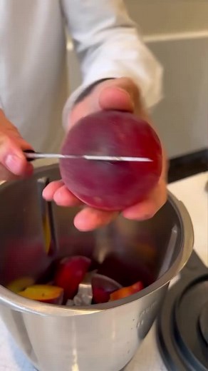 Une 🍑! By chef : Cedric Grolet | French pastry chefs