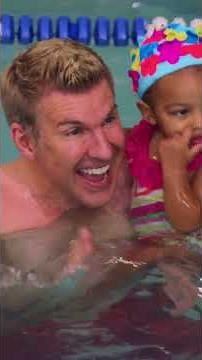 #ToddChrisley takes his daughter and grandson for a swimming lesson!