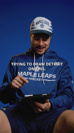 May be best if they stick to their day jobs... How do you think the guys did at drawing the Red Wings logo? 🎨👨‍🎨 #nhl #torontomapleleafs #detroitredwings #austonmatthews #williamnylander #josephwoll #hockey