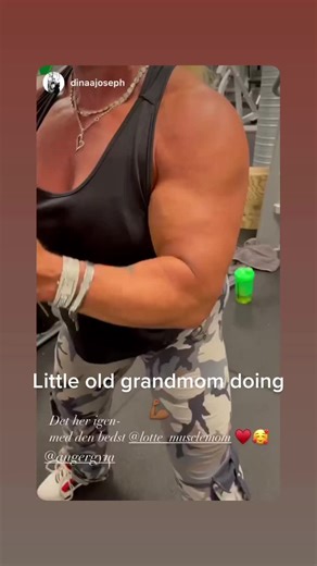 #musclemom #femalepower #muscle #coach #femalebodybuilding #bodybuilding #strongwomen