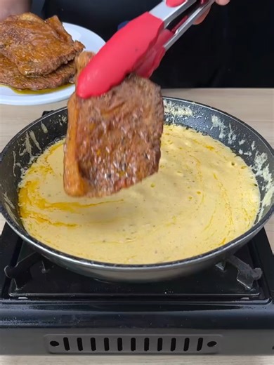 FILÉ DE CARNE AO MOLHO DE QUEIJO #receitas #sobremesarapida #receitafaceis #deliciasdacozinha #carne #foryou #fyp