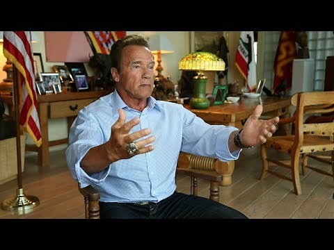Arnold Schwarzenegger im Gespräch mit Günther Ziesel