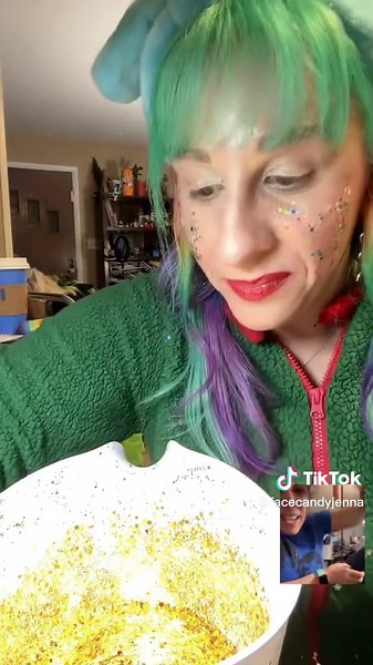 Live Rainbow Slime Artist - A Glitterfall