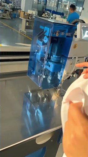 Fully automatic cold knife placket machine #sewing #zipping #reels #machine #factory #sewing #foryou