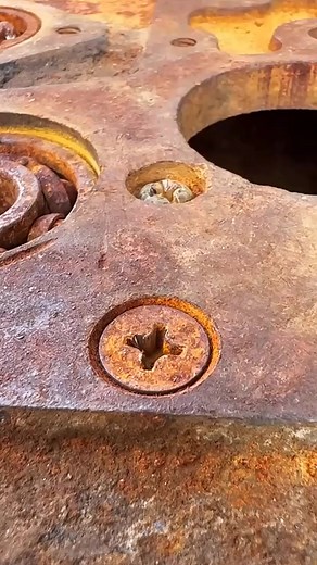 79K views · 269 reactions | Broken wire sliding screw extractor easy to remove screws sliding thread screw extractor #SkillBuilding #TryIt #Tutorial #Projects #FixIt #DoItYourself #Crafting #Experts #BuildIt #Handmade #HowTo #Inspiration #DIY #LifeHacks #Beginners #Ideas #HomeImprovement #CreativeProjects | DIY Tools and Tips | Facebook