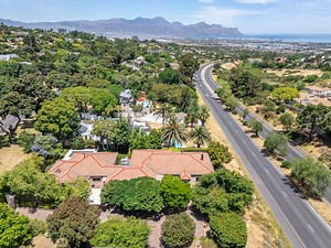 3 Bedroom House for sale in Helena Heights - Somerset West - Property24