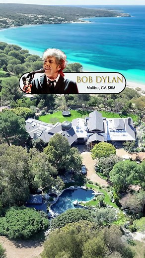 This is the residence of Bob Dylan,one of the greatest and most influential songwriters in American history,located in Malibu.#bobdylan #singer #house #celebrity #celebrity #foryou #fyp