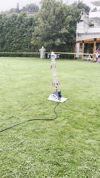 Cohete de agua con paracaídas y Arduino