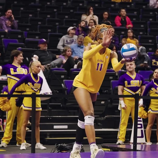 A Force In The Middle ✊ Anita Anwusi ranks No. 5 in the SEC this season with a .347 hitting percentage with five matches hitting over .600, and put herself in the program’s top 10 all-time with 428 career blocks and a .299 hitting percentage. | LSU Volleyball